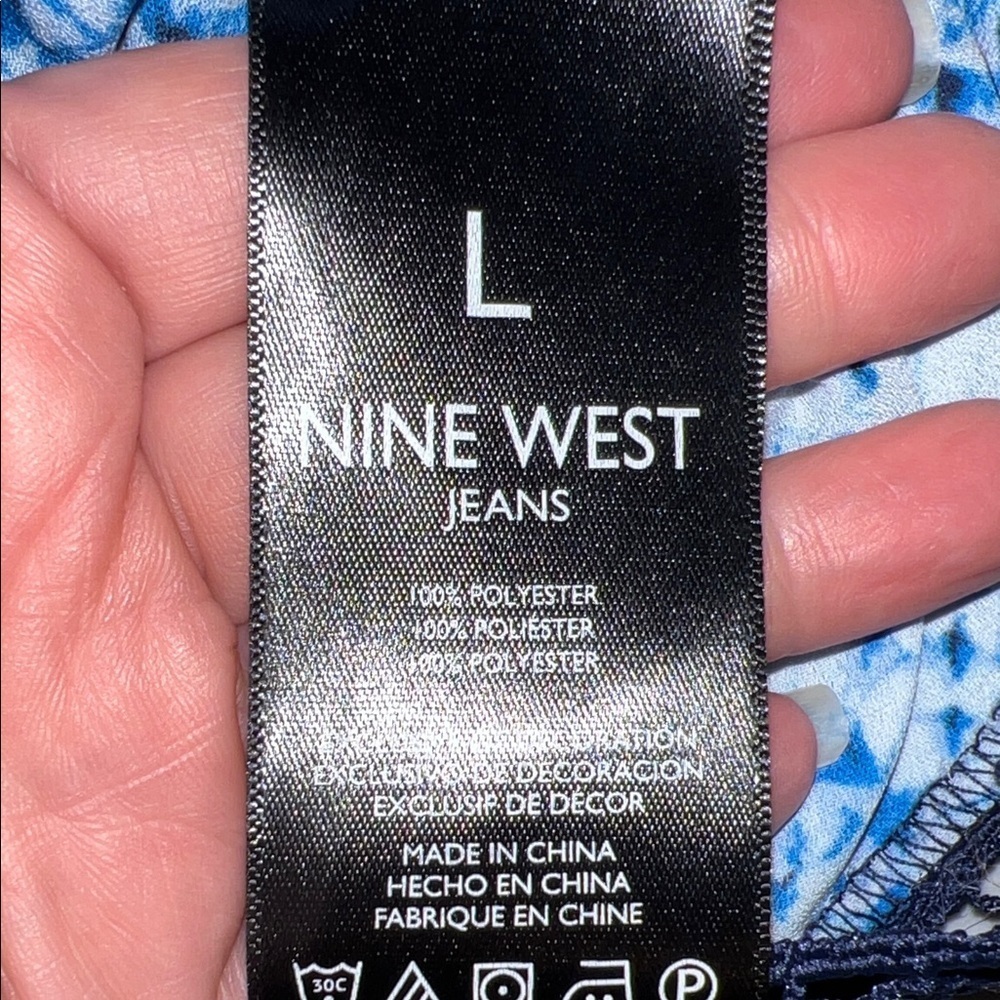 Nine West Blue Abstract Sleeveless Top - Picture 5 of 6